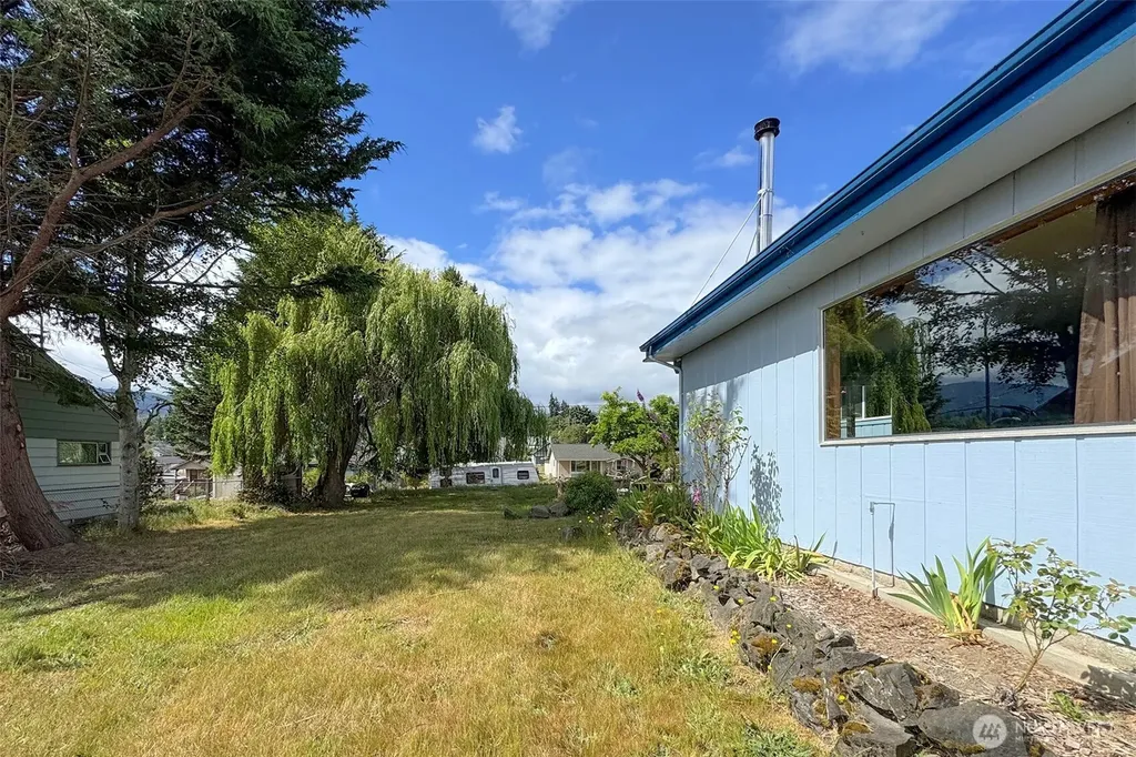 915 W 11th Street Port Angeles WA 98363