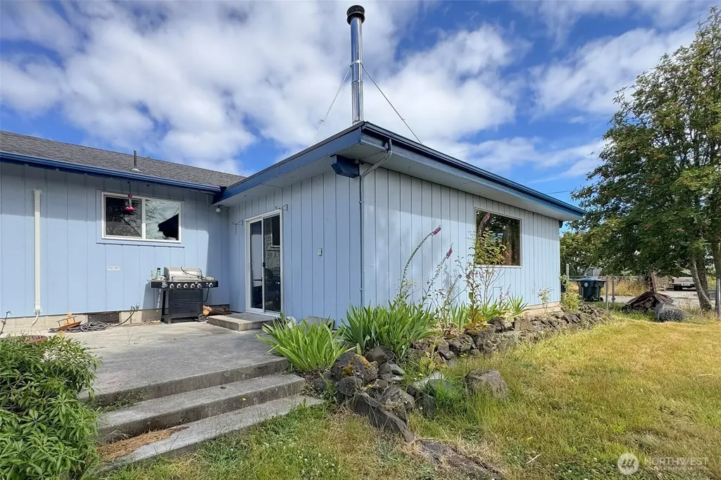 915 W 11th Street Port Angeles WA 98363