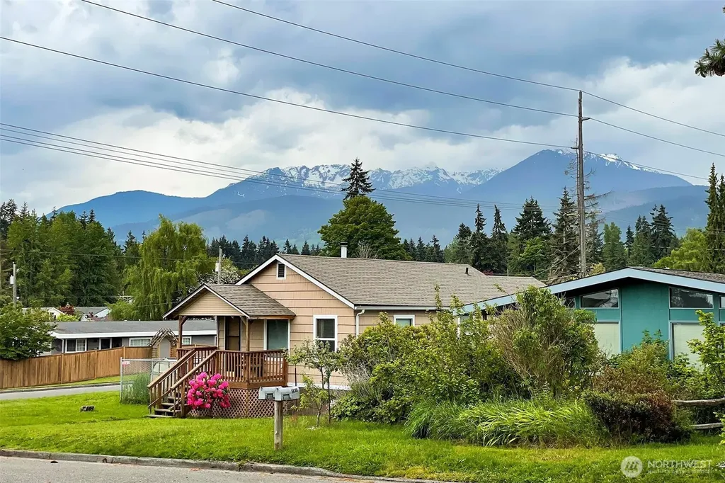 915 W 11th Street Port Angeles WA 98363