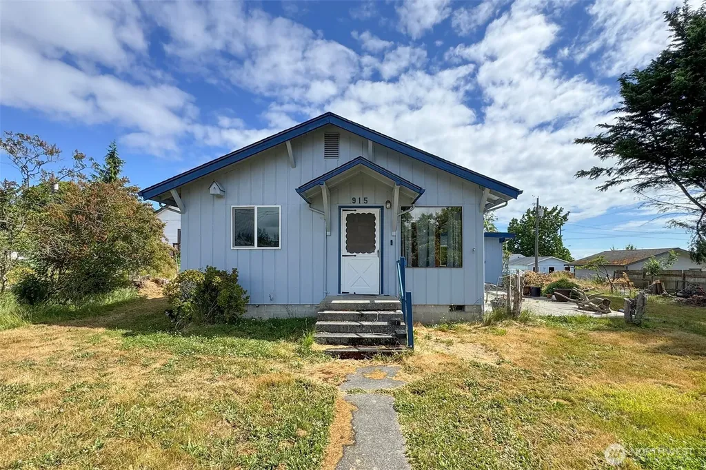 915 W 11th Street Port Angeles WA 98363