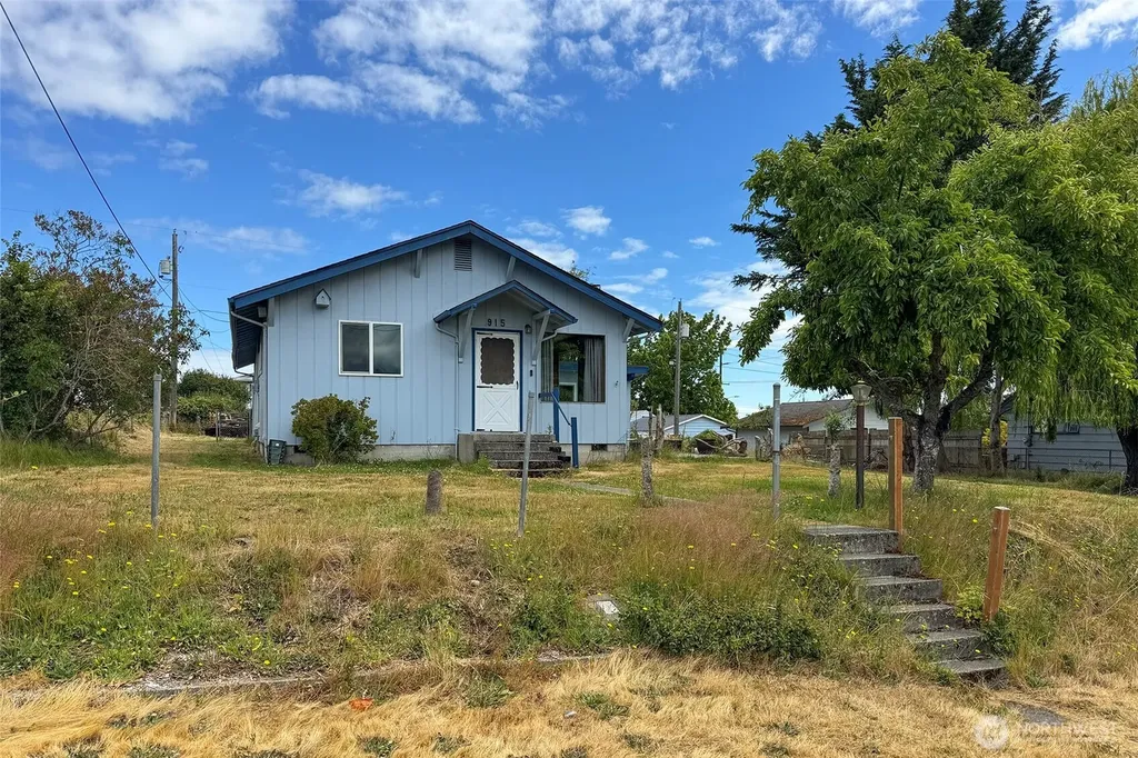 915 W 11th Street Port Angeles WA 98363