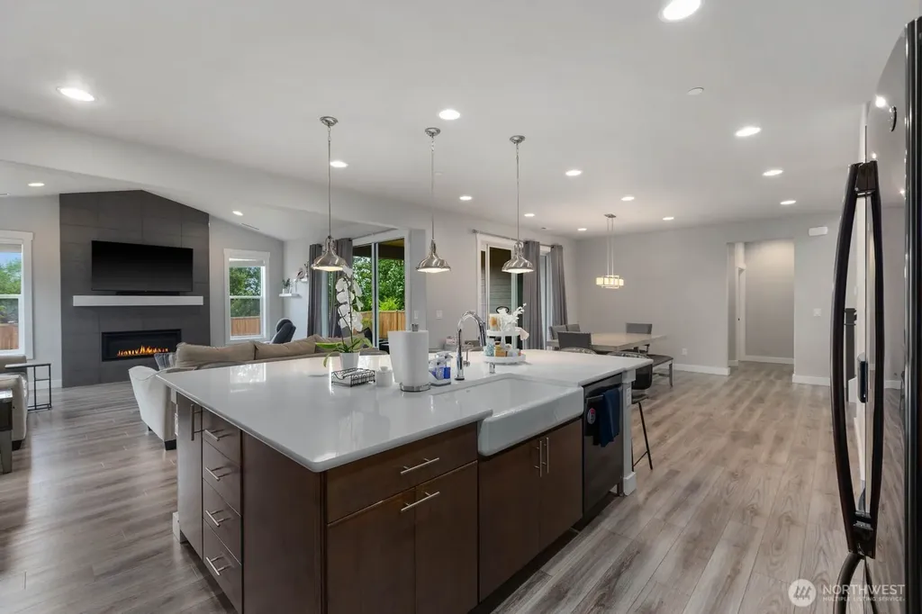 1113 25th Avenue Ct SW Puyallup WA 98373