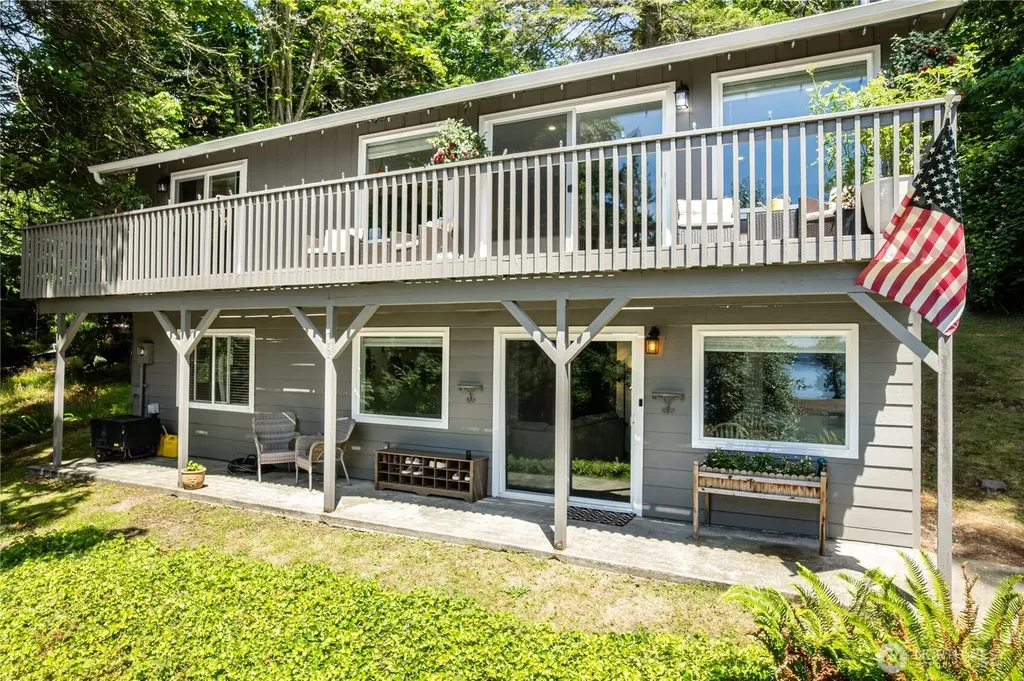 2097 Gull Way Camano Island WA 98282