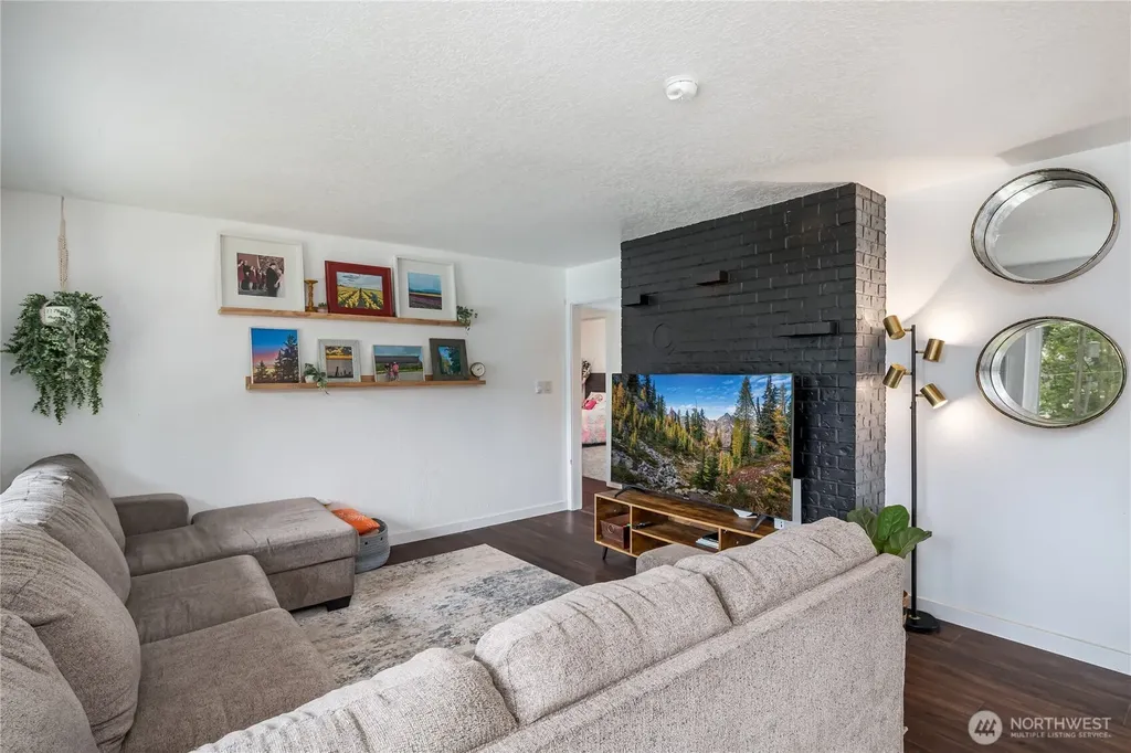 2097 Gull Way Camano Island WA 98282