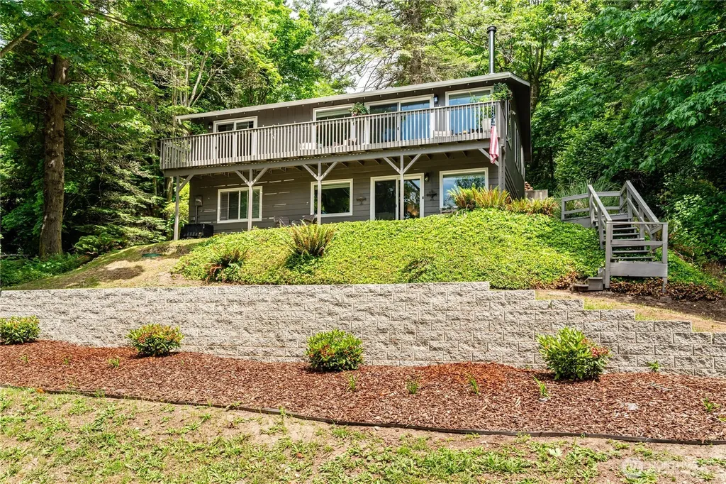 2097 Gull Way Camano Island WA 98282