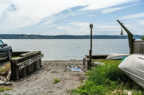 2097 Gull Way Camano Island WA 98282