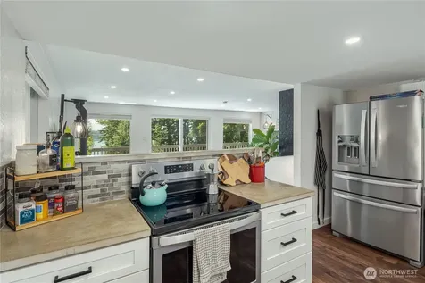 2097 Gull Way Camano Island WA 98282