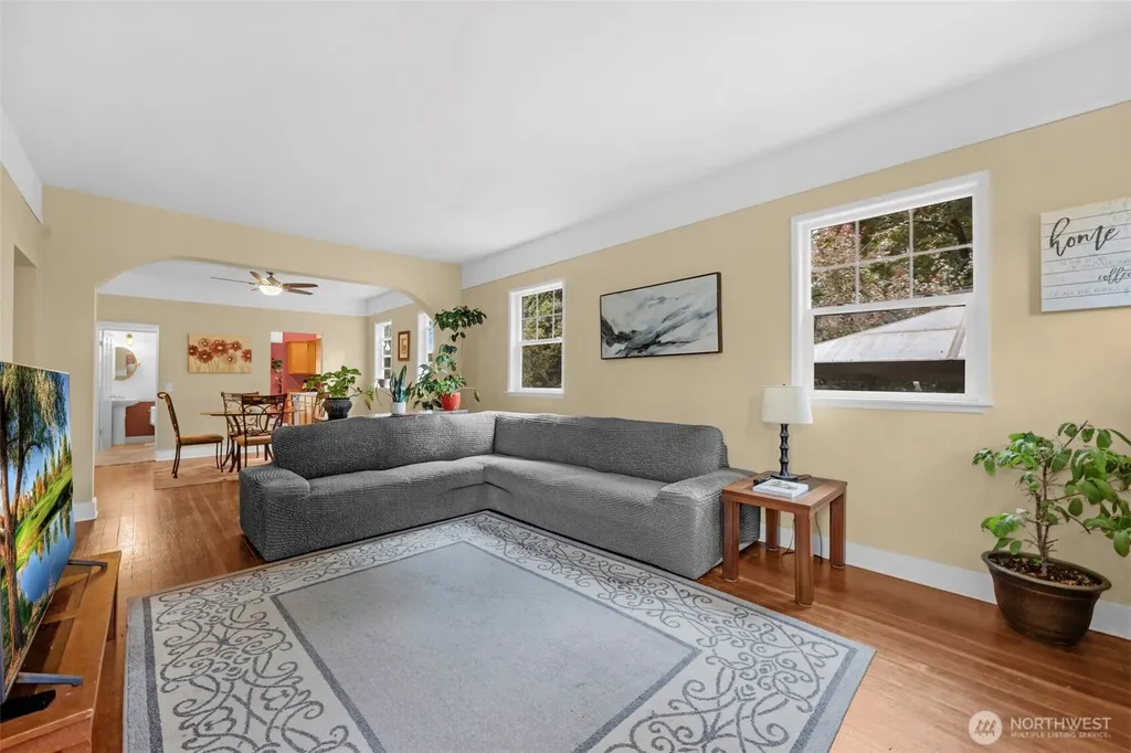 5615 S 2nd Avenue Everett WA 98203