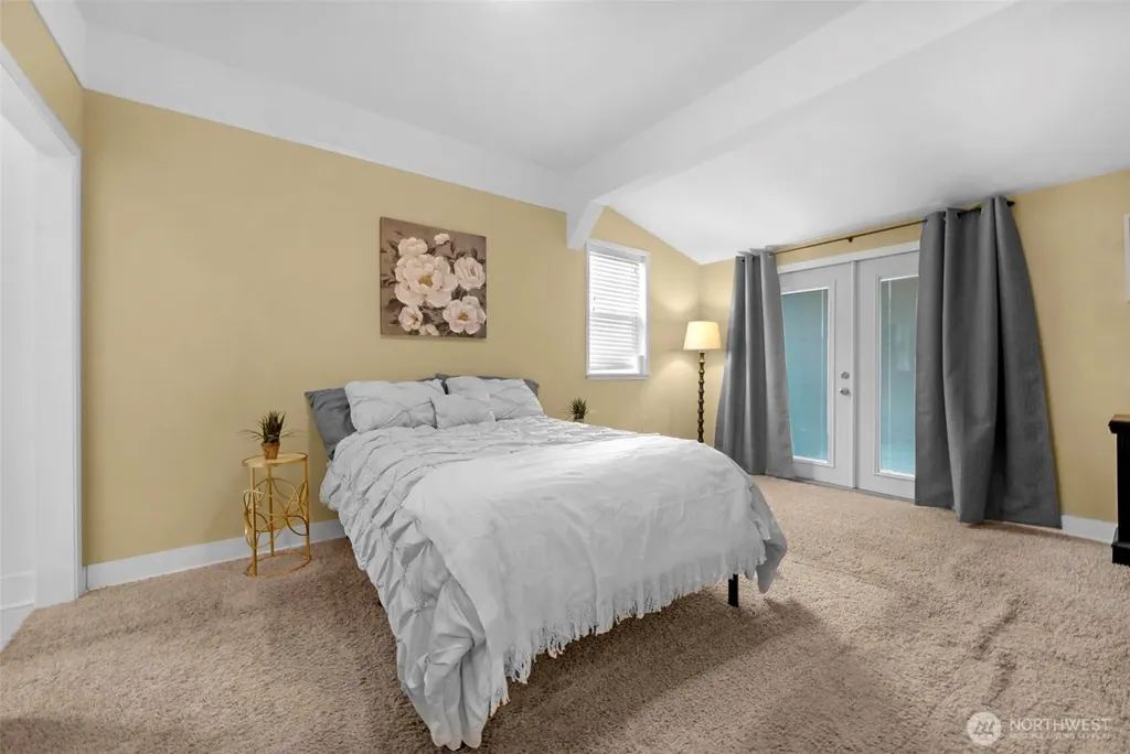 5615 S 2nd Avenue Everett WA 98203