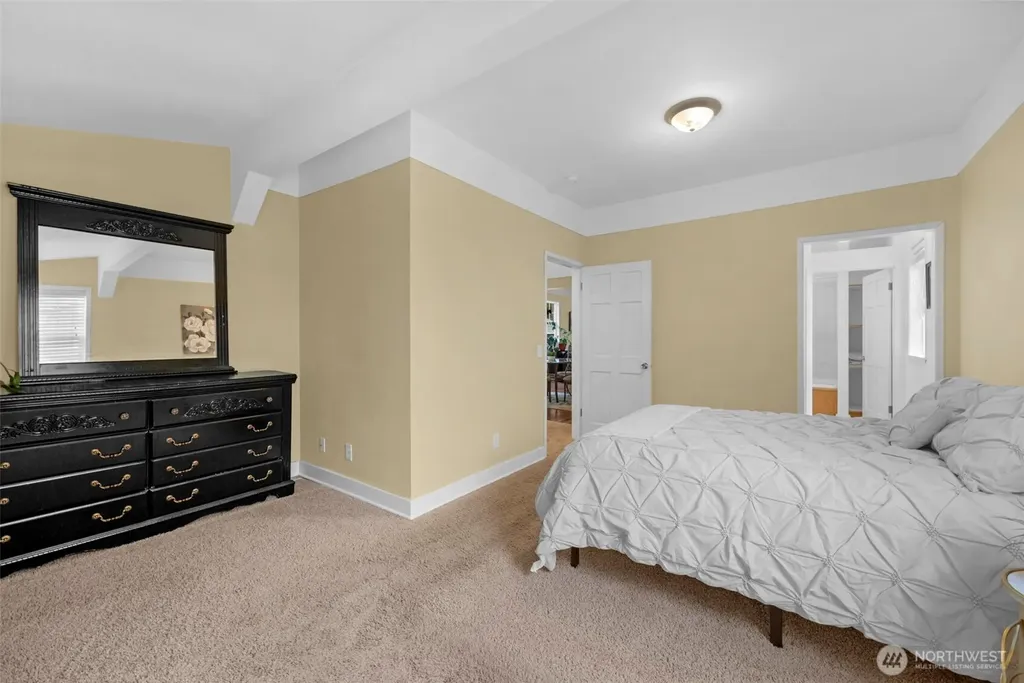 5615 S 2nd Avenue Everett WA 98203