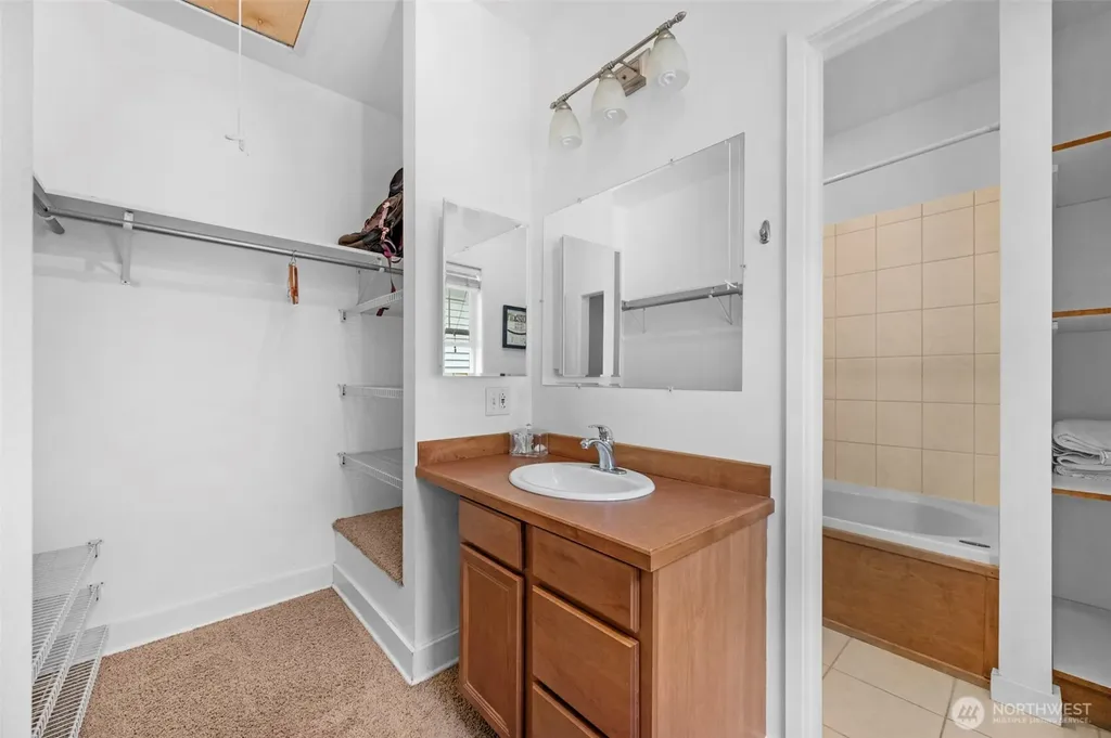 5615 S 2nd Avenue Everett WA 98203