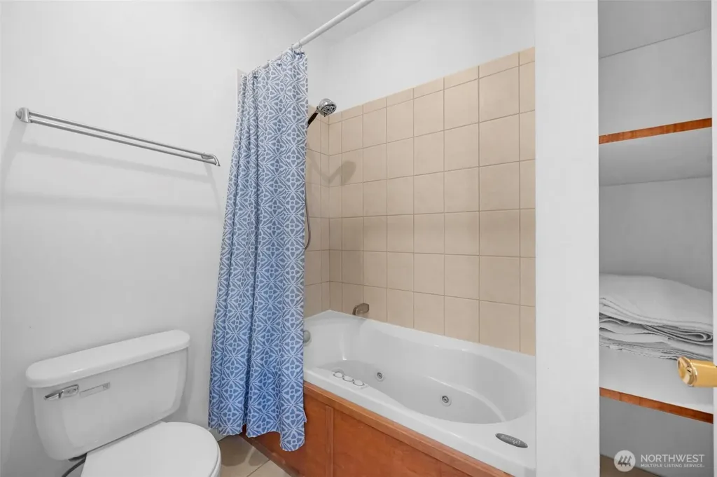 5615 S 2nd Avenue Everett WA 98203
