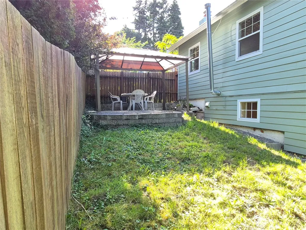 5615 S 2nd Avenue Everett WA 98203