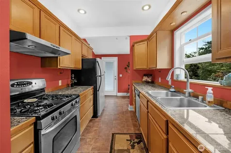 5615 S 2nd Avenue Everett WA 98203