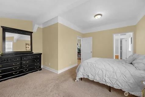 5615 S 2nd Avenue Everett WA 98203