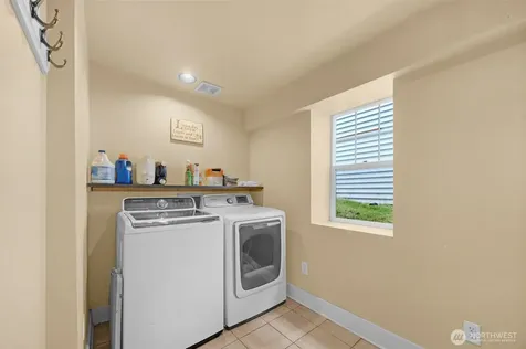 5615 S 2nd Avenue Everett WA 98203