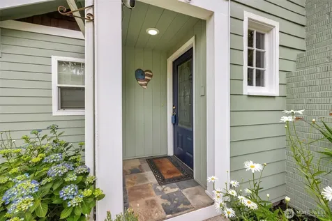 5615 S 2nd Avenue Everett WA 98203