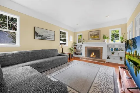 5615 S 2nd Avenue Everett WA 98203