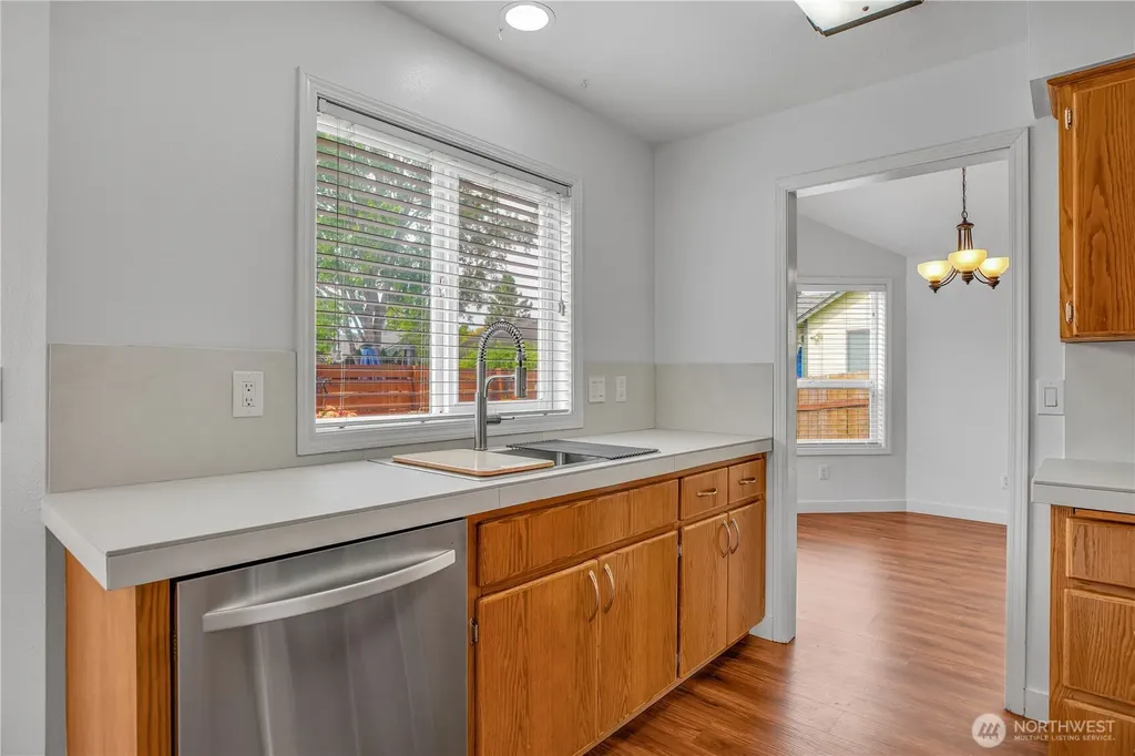 703 NW 114th Street Vancouver WA 98685