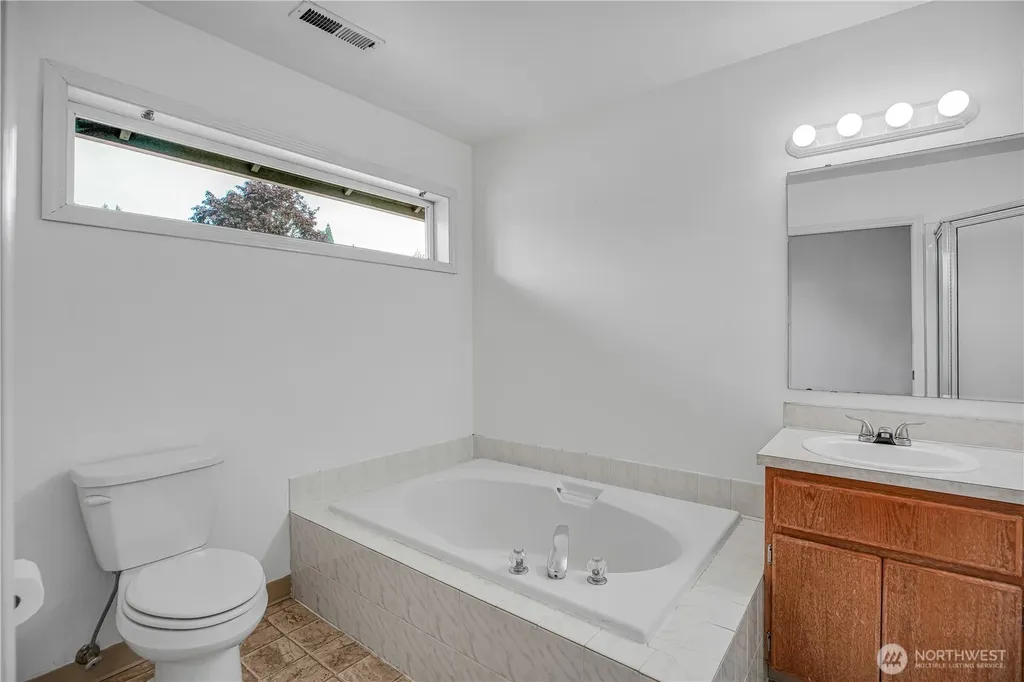 703 NW 114th Street Vancouver WA 98685