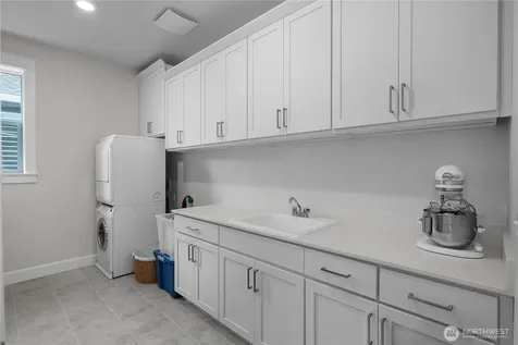 2905 Arrowroot Loop SE Lacey WA 98513