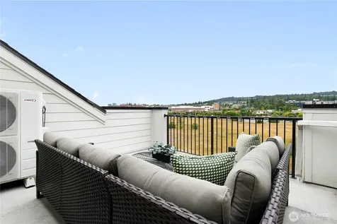 1429 8th Avenue NE Issaquah WA 98029