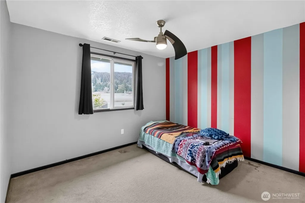 4737 Pennsylvania Street Longview WA 98632