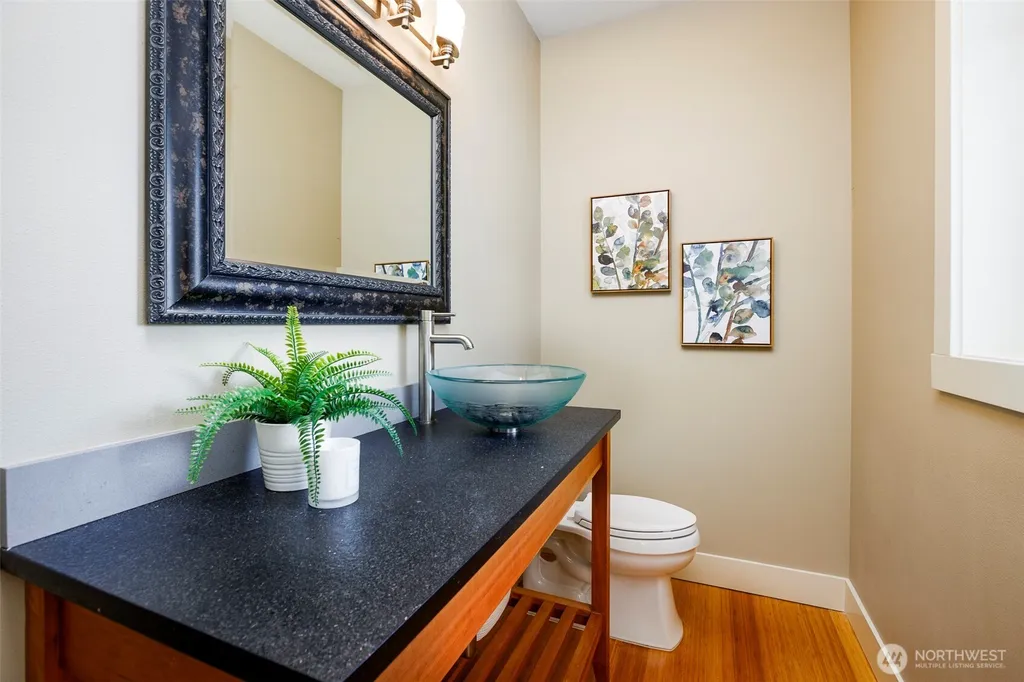 11034 Phinney Avenue N Seattle WA 98133