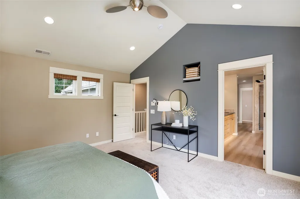 11034 Phinney Avenue N Seattle WA 98133