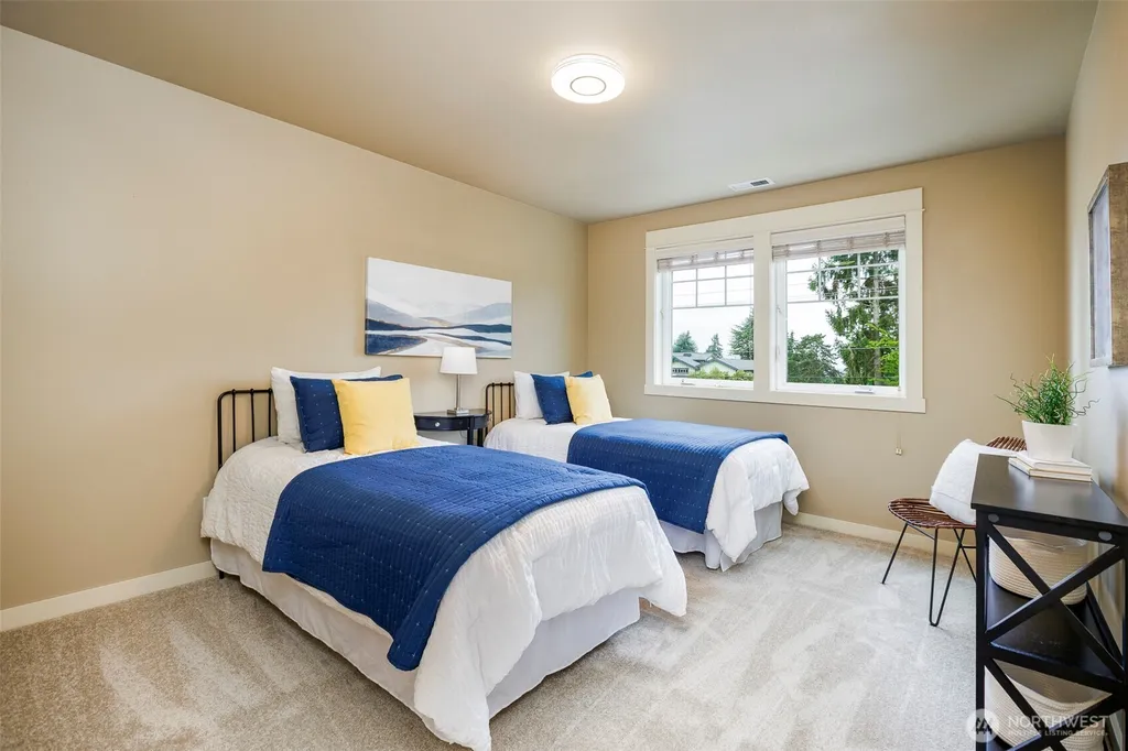 11034 Phinney Avenue N Seattle WA 98133
