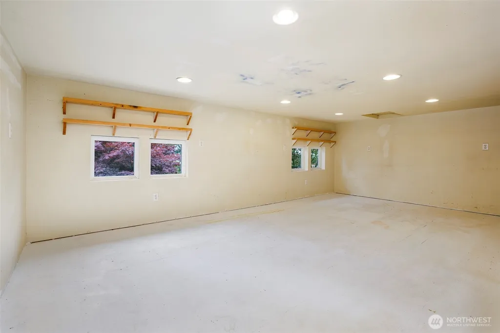 11034 Phinney Avenue N Seattle WA 98133