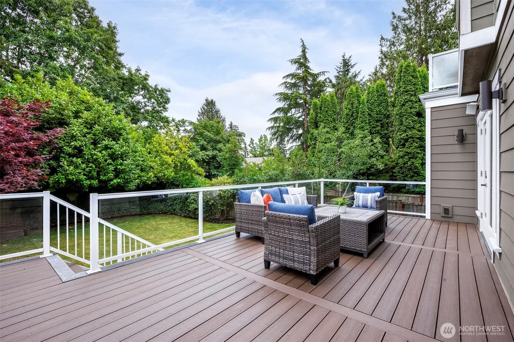 11034 Phinney Avenue N Seattle WA 98133