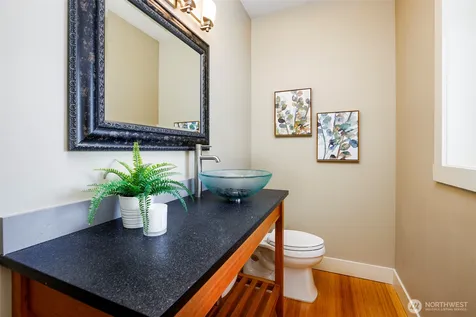 11034 Phinney Avenue N Seattle WA 98133