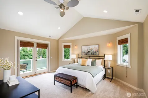11034 Phinney Avenue N Seattle WA 98133