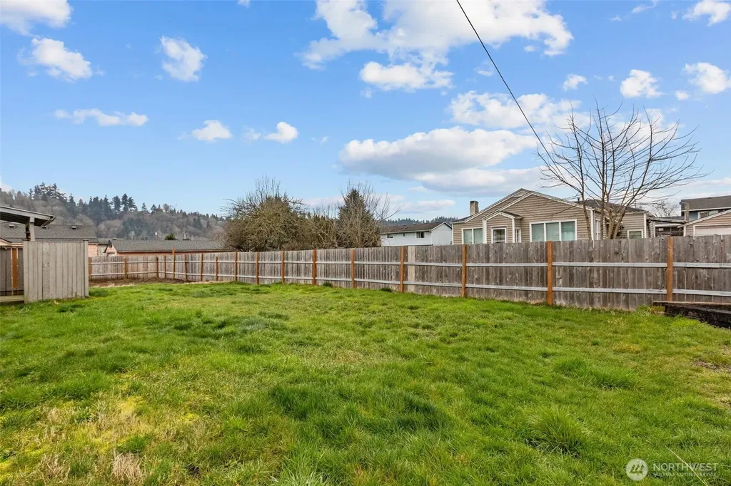 209 8th Avenue N Algona WA 98001