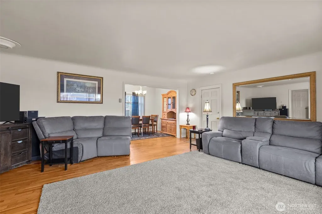 209 8th Avenue N Algona WA 98001