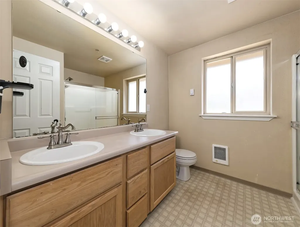 4701 NW Walgren Drive Silverdale WA 98383