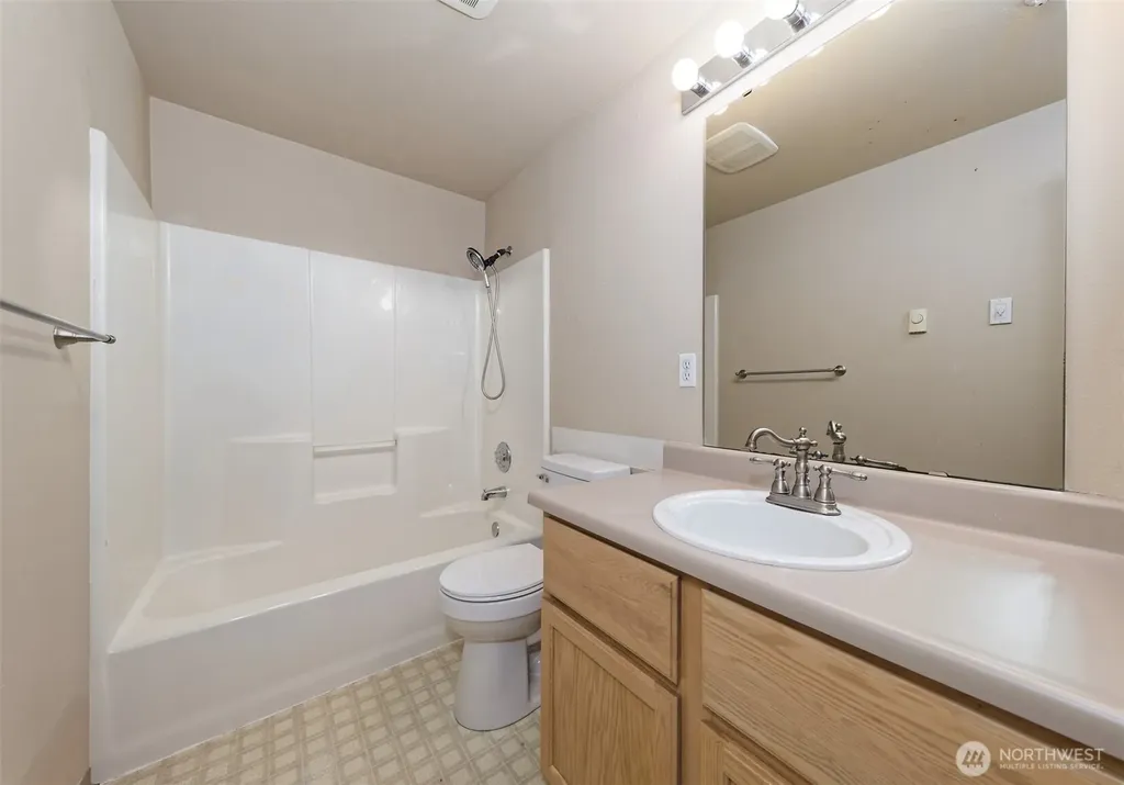 4701 NW Walgren Drive Silverdale WA 98383