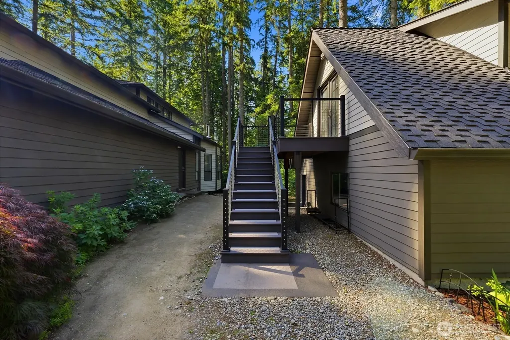 22429 SE 329th Avenue Black Diamond WA 98010