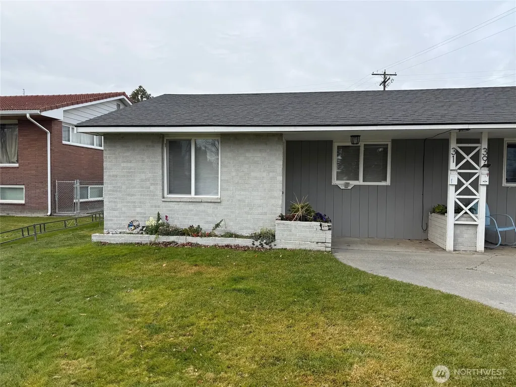 31 F Street NW Ephrata WA 98823
