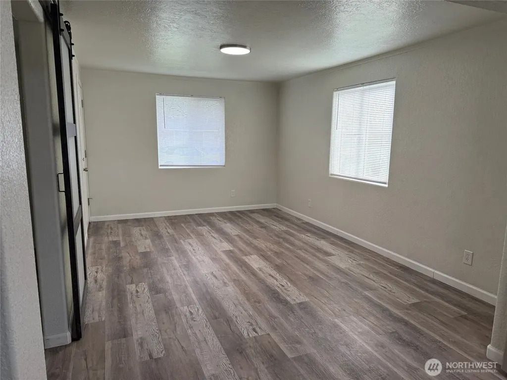 31 F Street NW Ephrata WA 98823