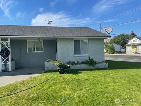 31 F Street NW Ephrata WA 98823