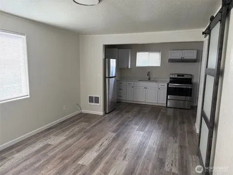 31 F Street NW Ephrata WA 98823