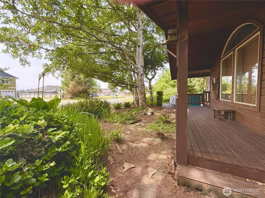 504 Duck Lake Drive SE Ocean Shores WA 98569