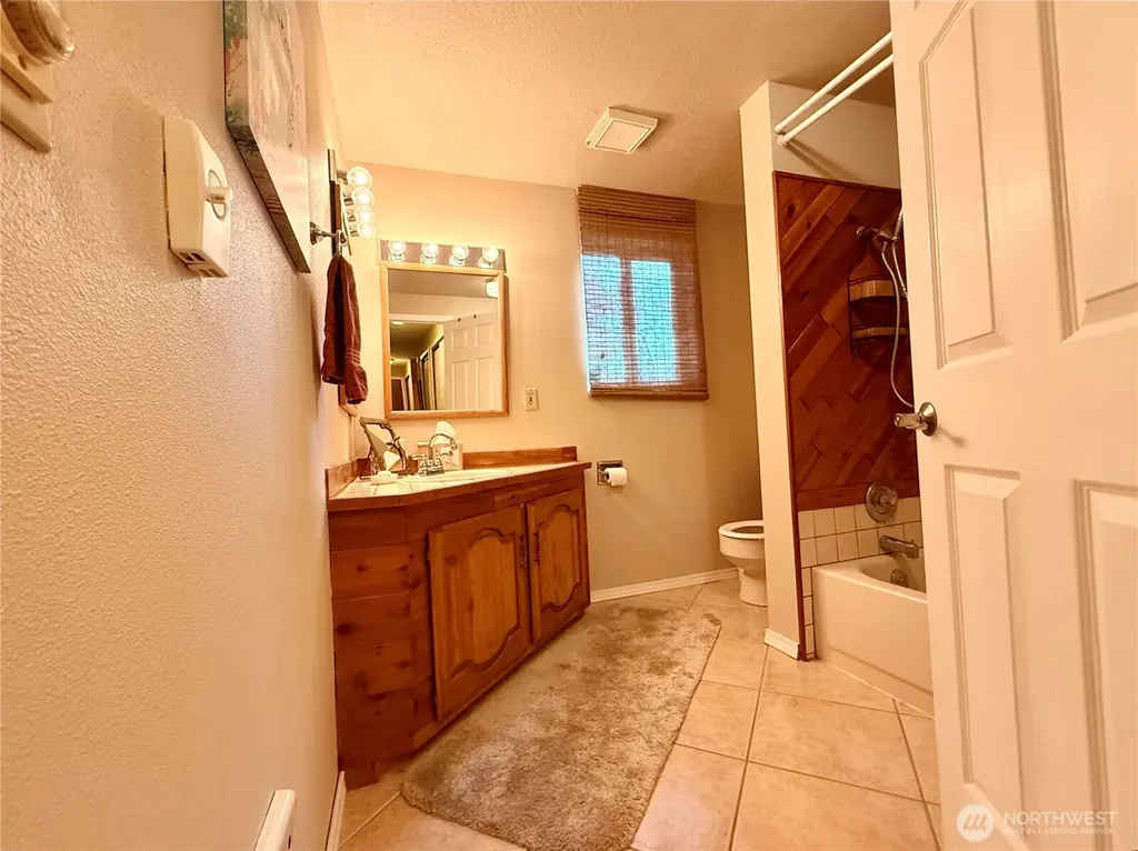 504 Duck Lake Drive SE Ocean Shores WA 98569