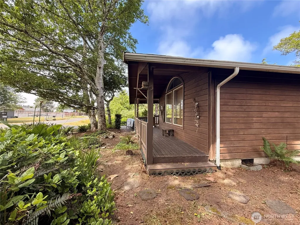 504 Duck Lake Drive SE Ocean Shores WA 98569