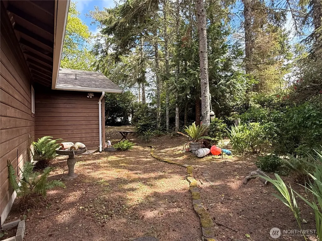 504 Duck Lake Drive SE Ocean Shores WA 98569