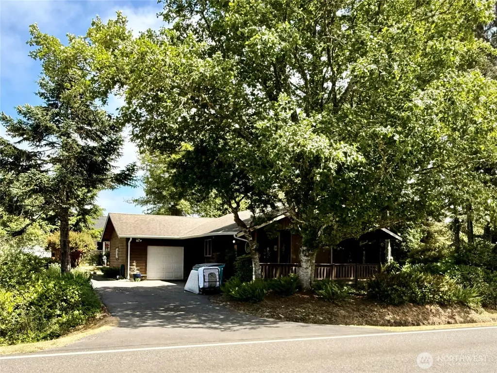 504 Duck Lake Drive SE Ocean Shores WA 98569