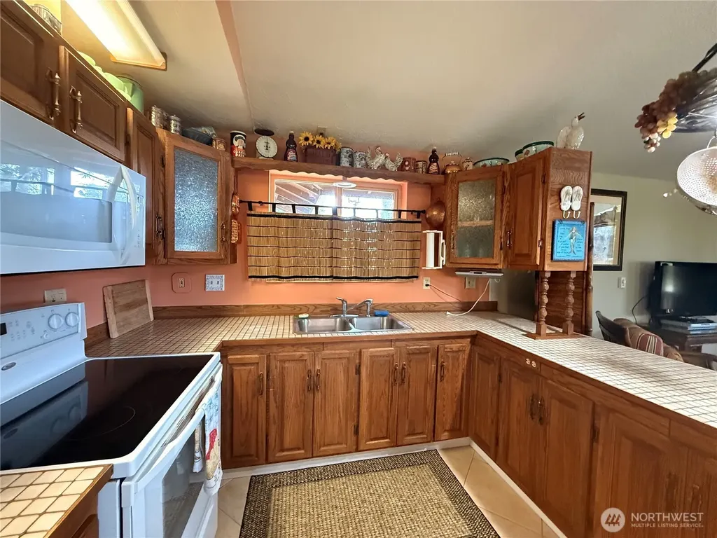 504 Duck Lake Drive SE Ocean Shores WA 98569