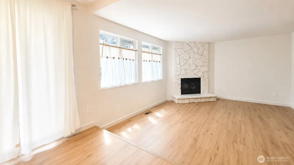 12716 NE 120th Street Kirkland WA 98034